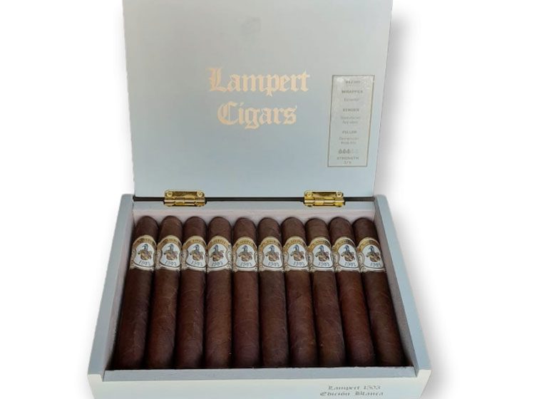  Pre-release of the Edición Blanca through Small Batch Cigar